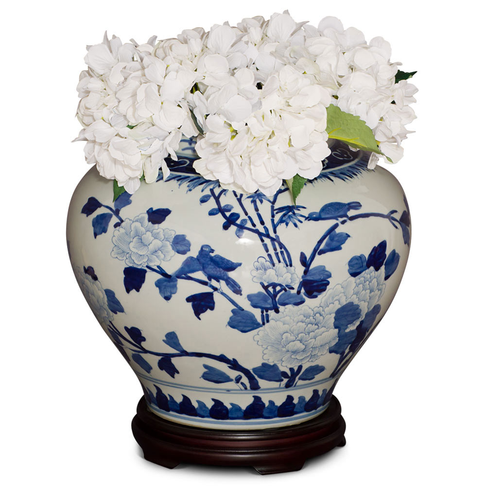 Blue & White Chinese Ming Porcelain Scenery Motif Vase